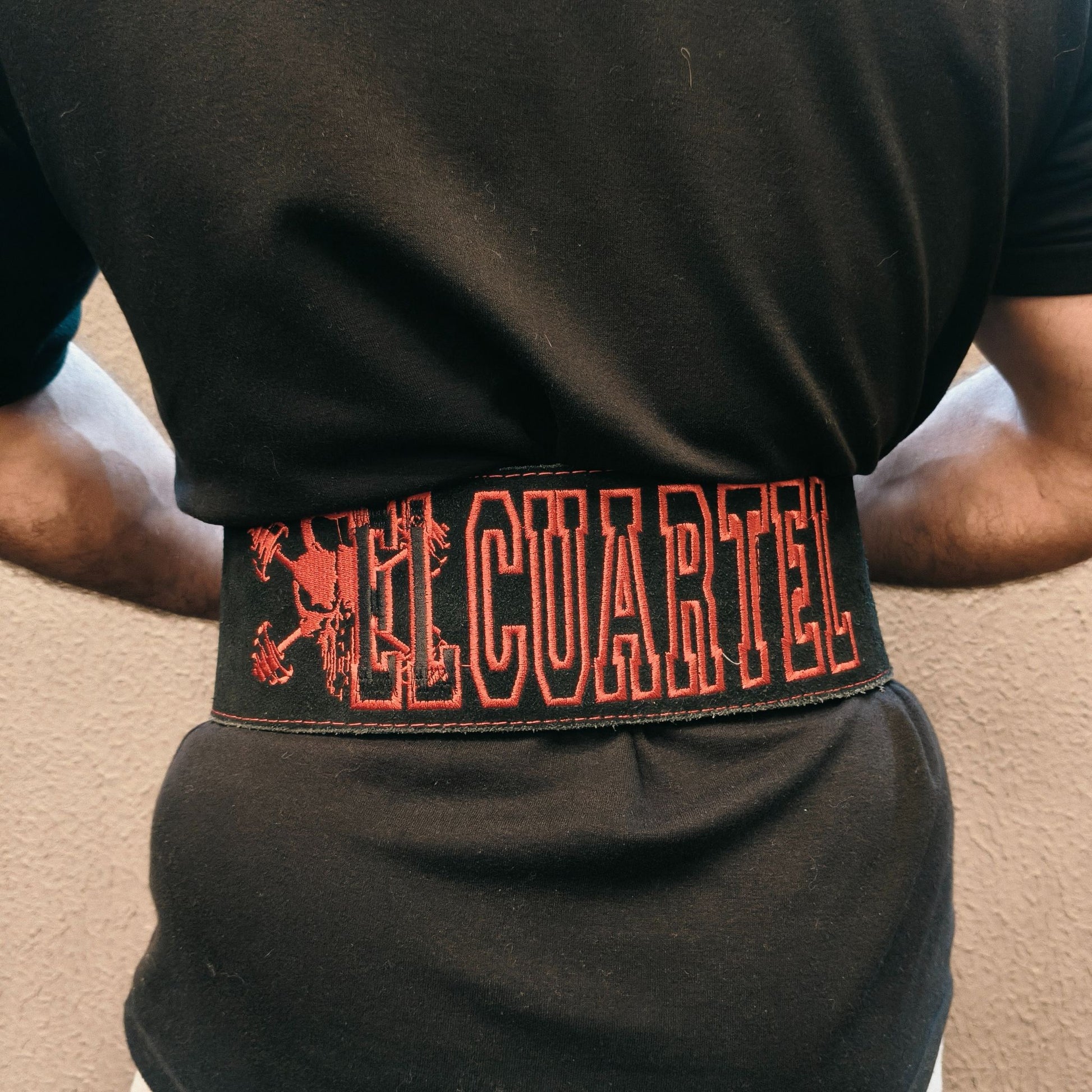 CINTURÓN DE POWERLIFTING CUERO BORDADO | MODELO EL CUARTEL CORE