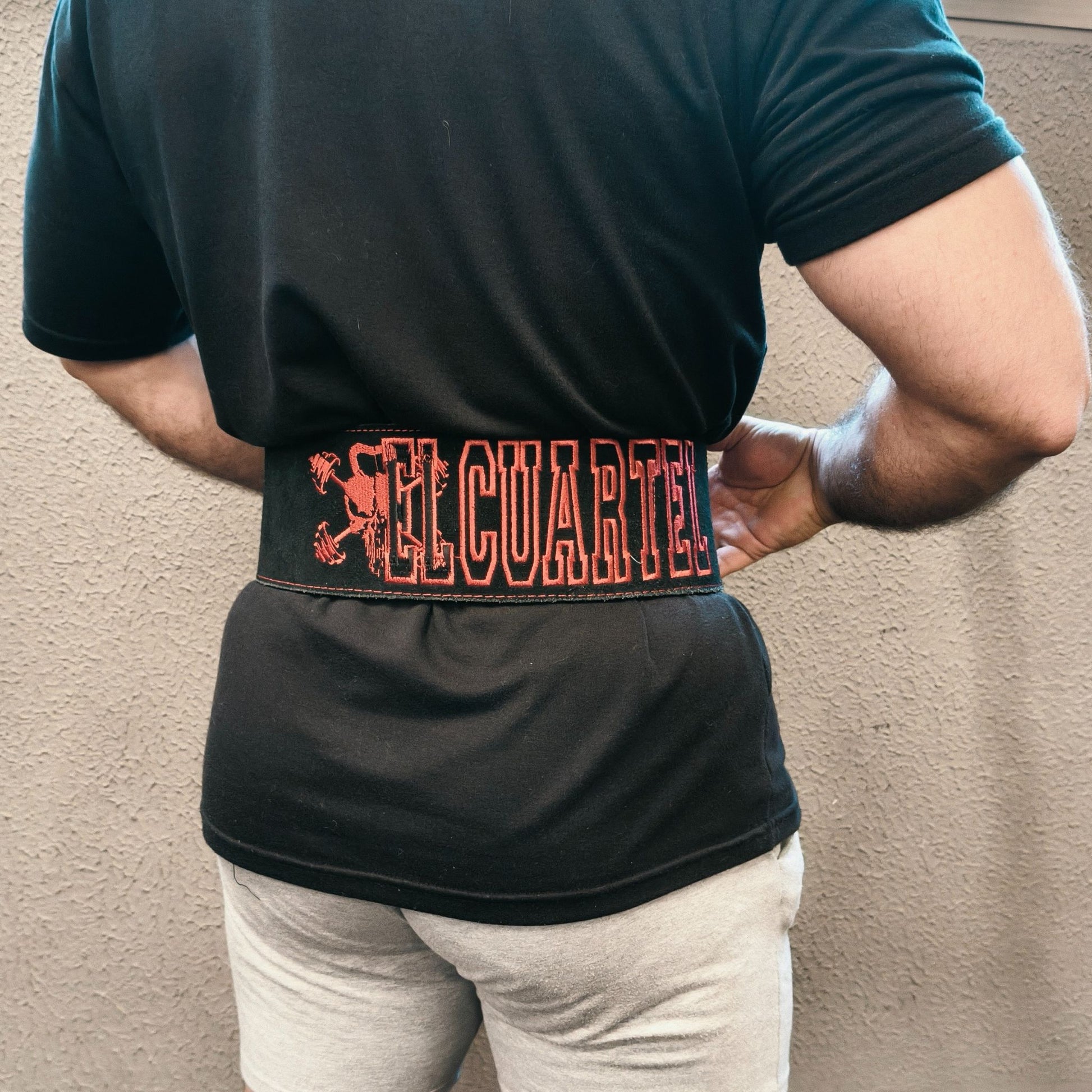 CINTURÓN DE POWERLIFTING CUERO BORDADO | MODELO EL CUARTEL CORE